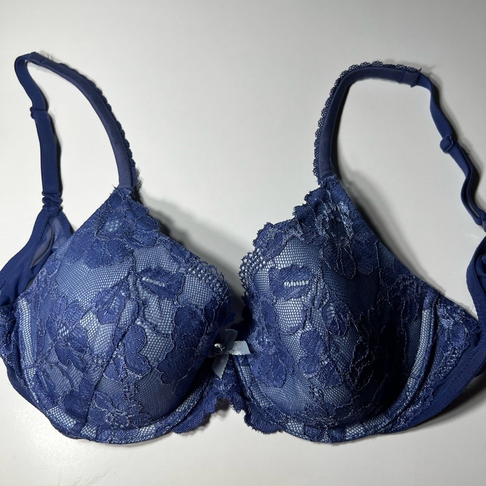 Victoria Secret Body by Victoria Lined Perfect Coverage 34 C underwire.